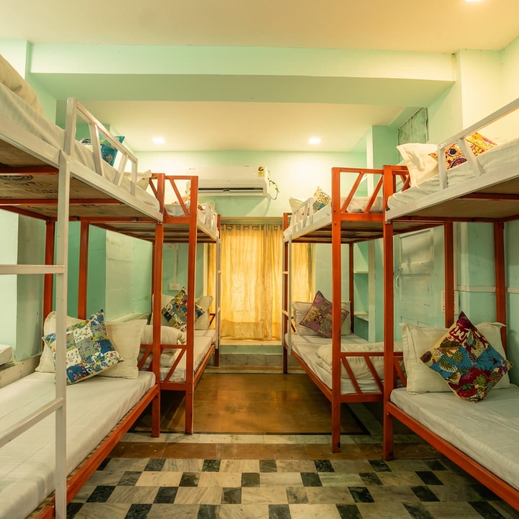 Bed in 8-Bed Mixed Dormitory Room
